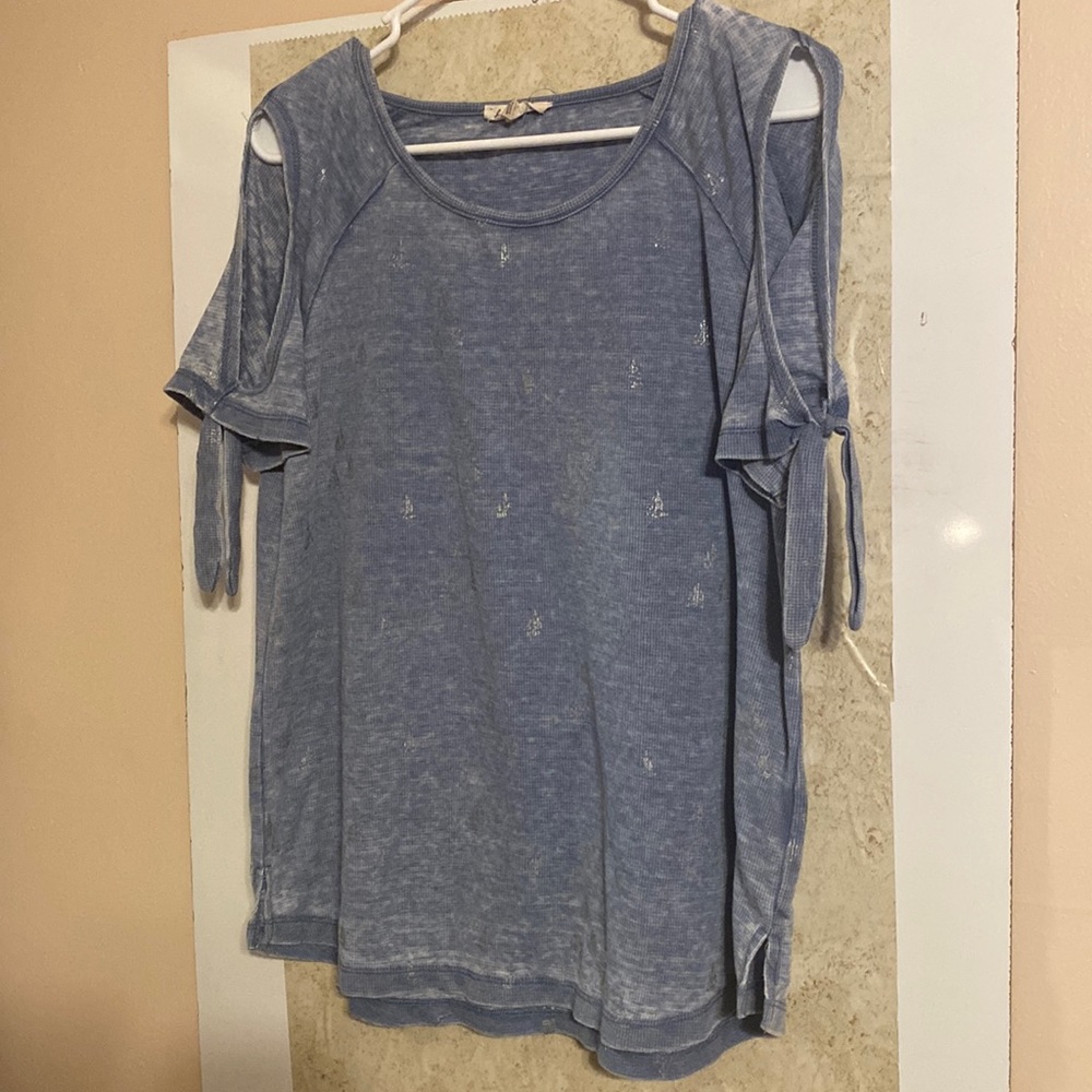 Jane and Delancy  blue sail boat 🚤 sleeve tie top